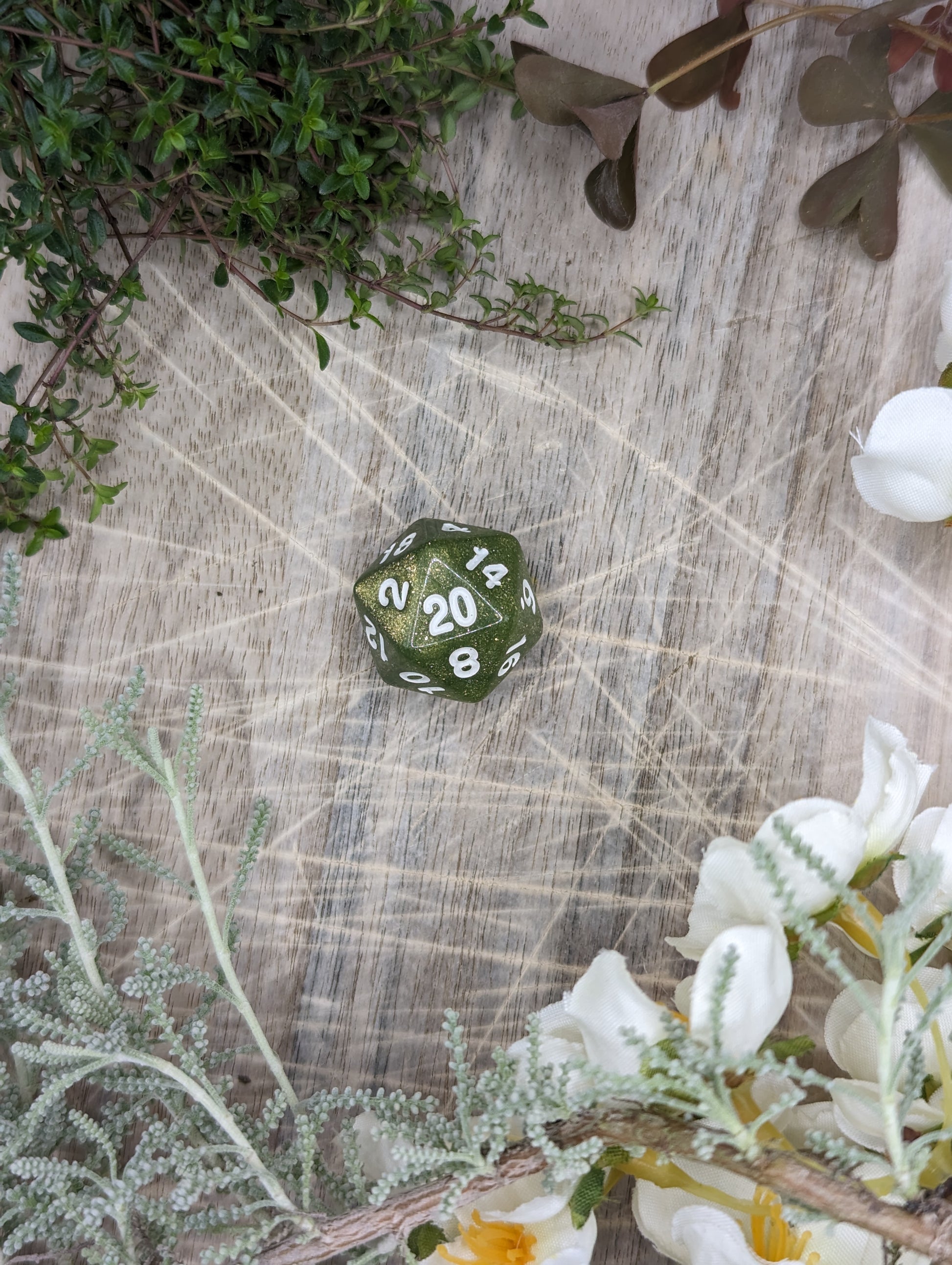 Polyhedral Glittering Green Dice D20