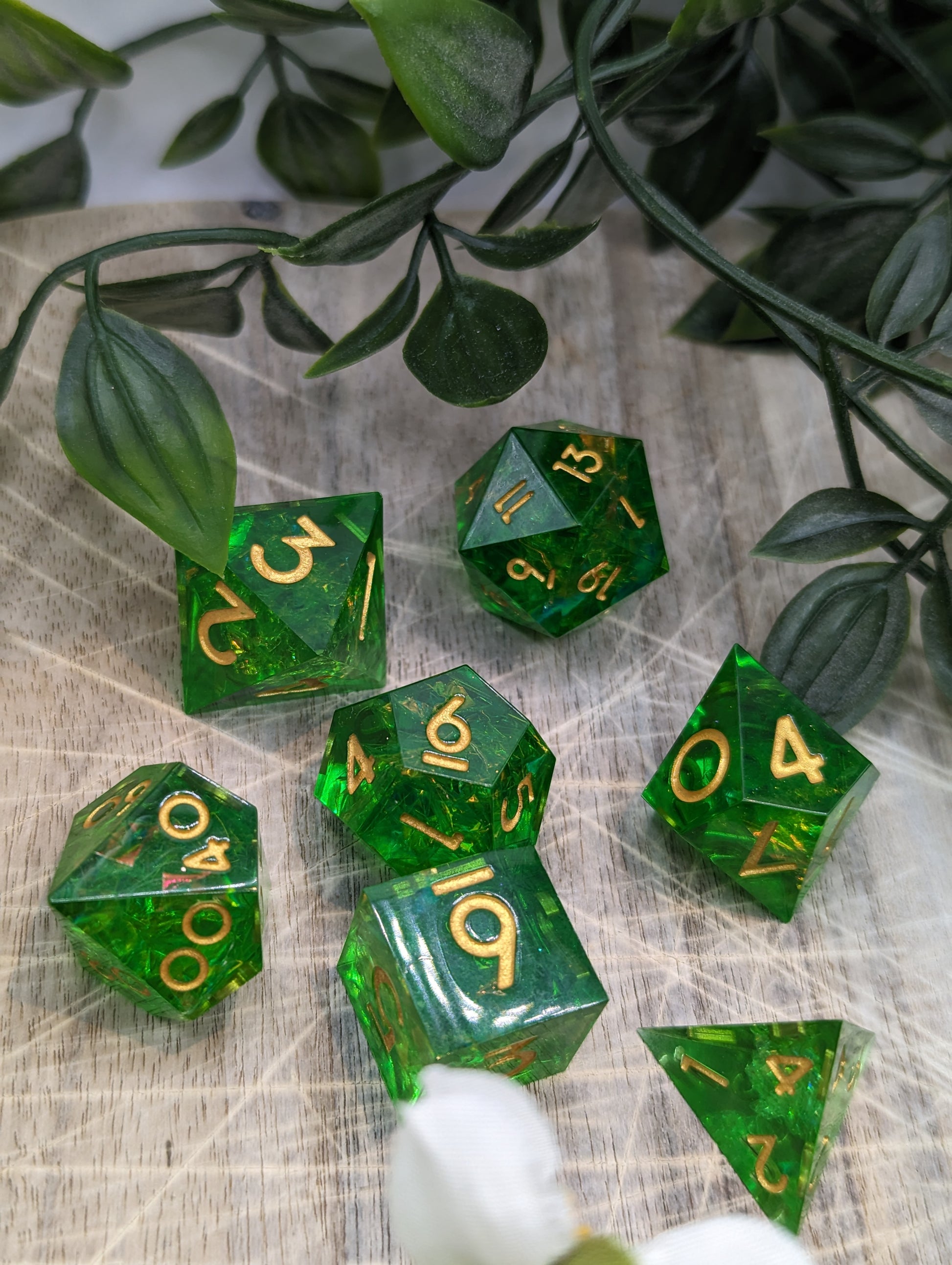 Green Gold Sharp Edge Resin Dice High Angle